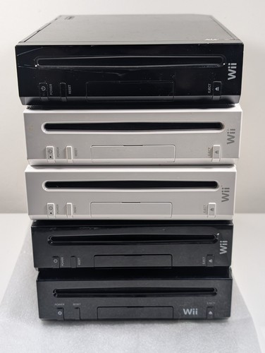 Nintendo wii consoles - 5,