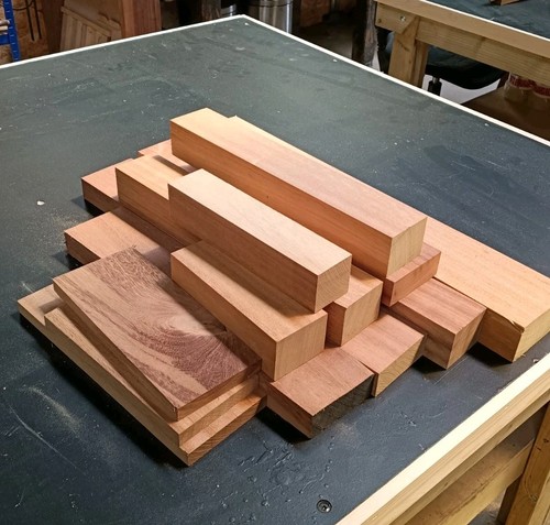 Iroko offcuts assorted - iroko, kg