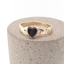 Vintage 9ct Gold Onyx Claddagh