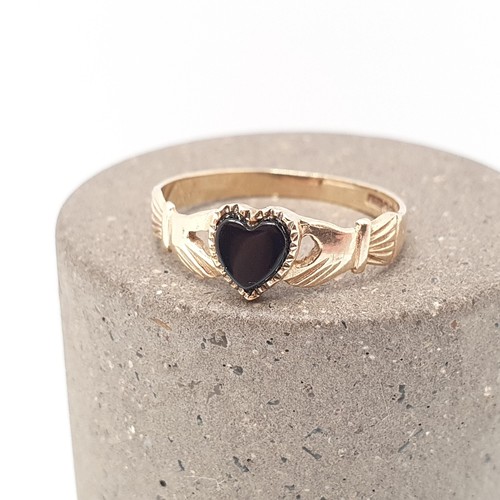 Vintage 9ct gold onyx claddagh - 9ct,