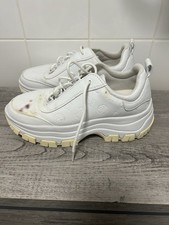 sports shoes