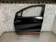 13-20 RENAULT CAPTUR PASSENGER SIDE FRONT DOOR BLACK PAINT CODE BIXNU (HAS DING)