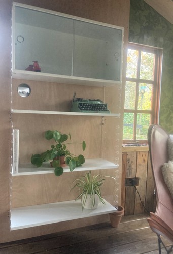 String plex wall - string,