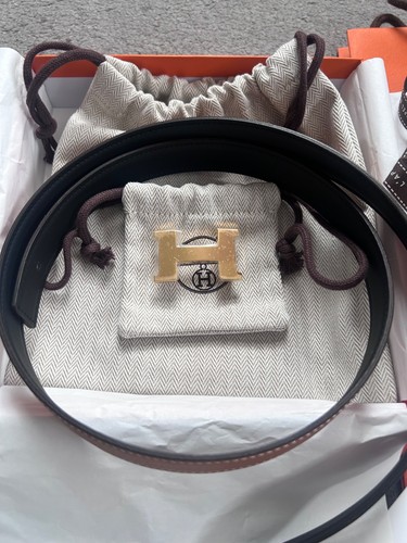 Bnwt 100 authentic mini - 100%,