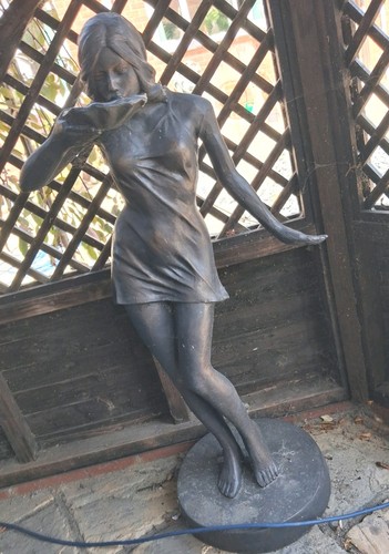 Statue young woman bronze - young,