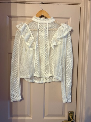 Cream lace ruffle - ruffle, neck