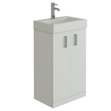Carmen 450 x 320 Cloakroom
