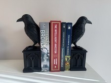 Set Of 2 Gothic Raven Book Nooks - Black Halloween Bookshelf Home Decor 22x7 Cm