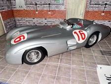 CMC M-057 Scale 1:18 Mercedes-Benz W196 R Streamliner 1954/55, Stirling Moss #16