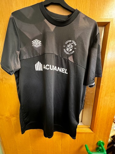 Luton town football top - size, l