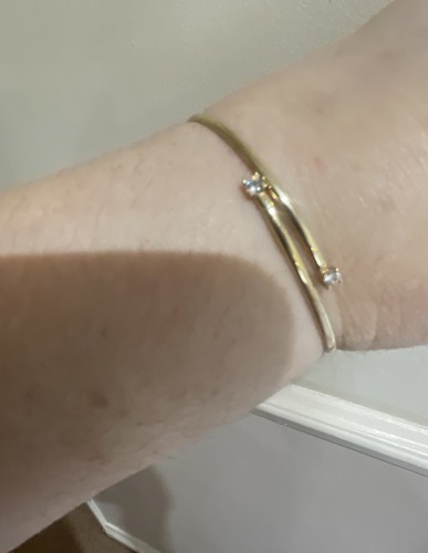 9ct yellow gold bangle - gold,