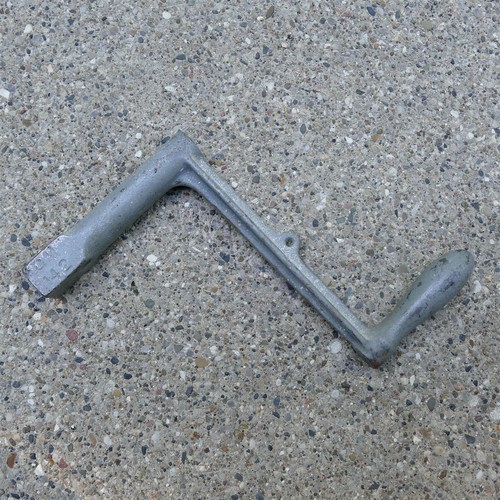 Vintage hand crank for paint - vintage,