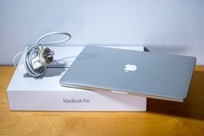 MacBook Pro 15" Retina Mid-2015 - 2.2Ghz i7 16Gb RAM - Immaculate