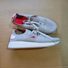 TOMMY JEANS Star Low Top