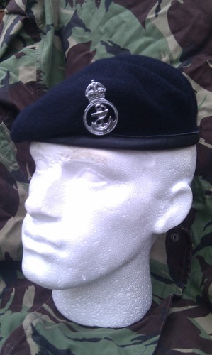 Royal navy beret cap badge - royal,