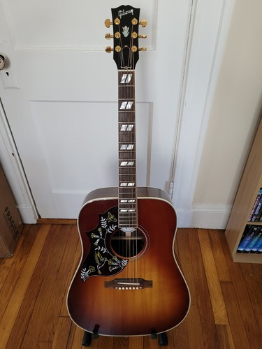 Gibson hummingbird standard - gibson,