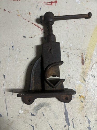 Vintage number pipe vice - vintage, 1