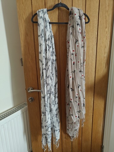 Warehouse scarfs one bird - ,