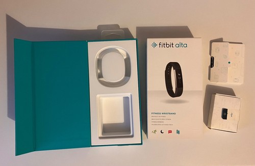 Fitbit alta box - packaging, &
