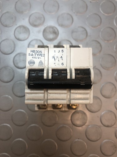 Amp triple pole - 5, 2