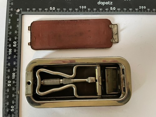 Rare vintage rolls - royce, razor