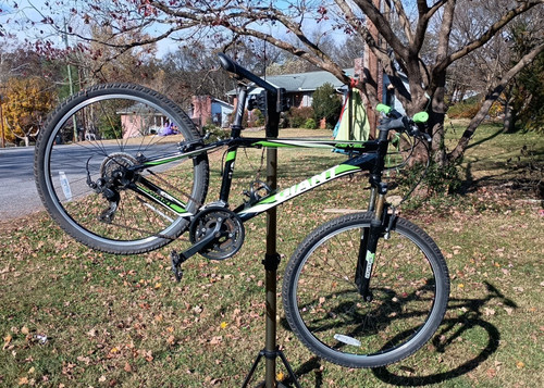 Giant revel mountain - mountain, bike