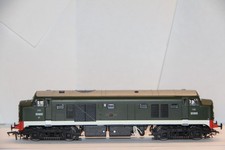 Heljan OO Gauge 2322 BR Green Baby Deltic D5905 early version Loco.  DCC Ready