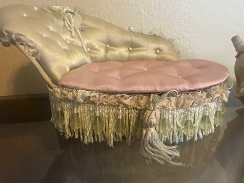 Victorian chaise lounge style - victorian,