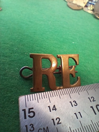 Vtg royal engineers - engineers, badge