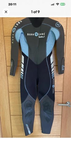 Aqua lung woman wet - lung,