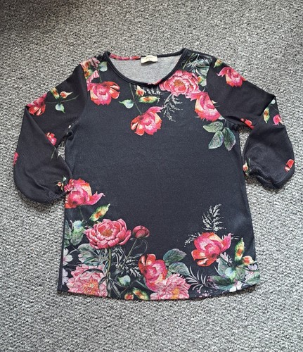 Floral three quarter sleeved - quarter,