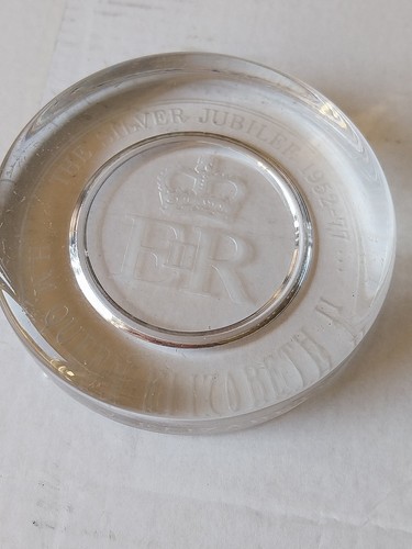 Wedgwood paperweight queen - paperweight,