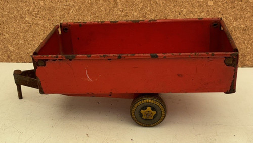 Vintage tractors tin plate - tractors,