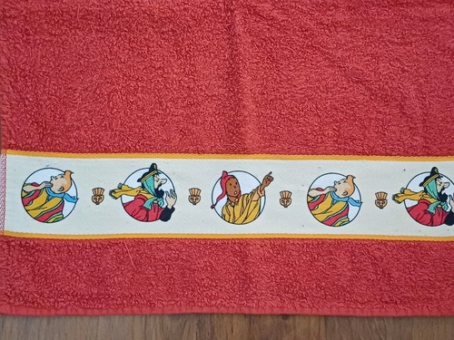 Vintage red tintin towel - red,