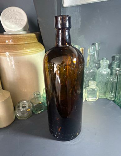 Vintage emu wine company - vintage, amber