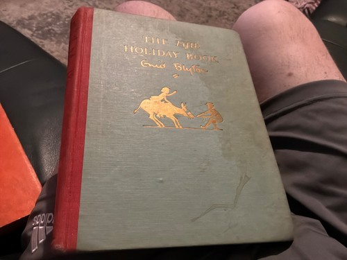 The fifth holiday book - holiday,
