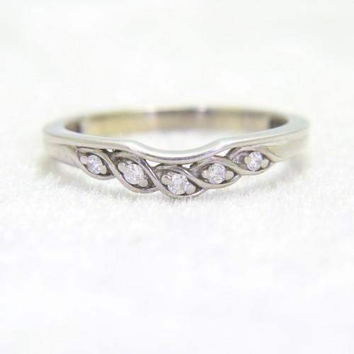 Pretty diamond wishbone 9ct - pretty,