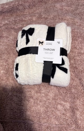 New primark black - &, white