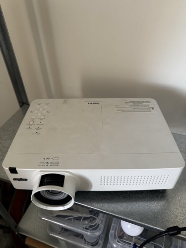 Sanyo xga projector plc - sanyo, plc-xu305a
