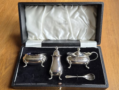 Solid silver footed - solid, (.925)