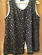 ISCHIKO. Quirky Brown/White