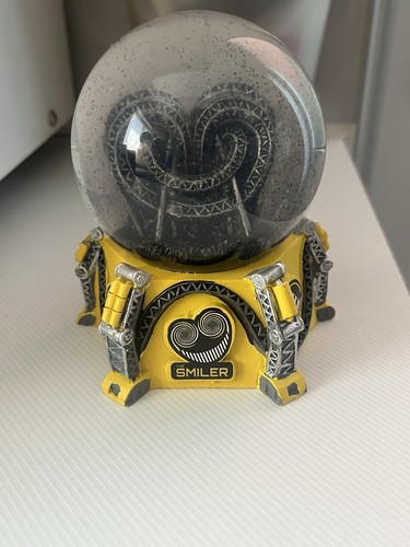 Smiler yellow snow globe alton - snow,