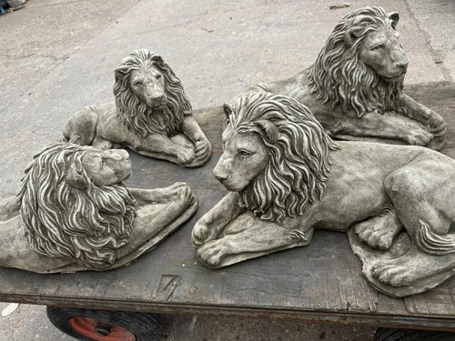 Pair large stone - of,