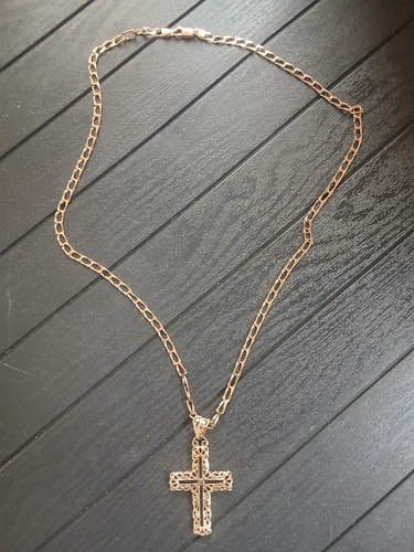 9ct yellow gold cross pendant - yellow,