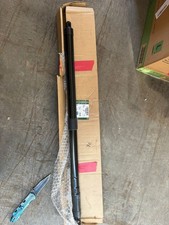 Land rover tailgate - land, strut