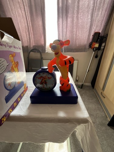 Winnie the pooh - winnie, tigger