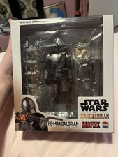 Medicom Toy Mafex Star Wars No.129 The Mandalorian 6” Figure