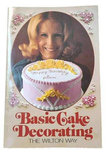 Vintage basic cake decorating - cake,