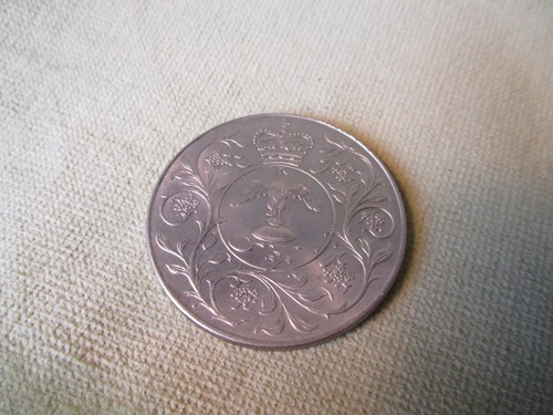 1977 silver jubilee medal - silver,