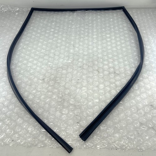 Weatherstrip rear door opening - rear,